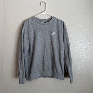 Nike men’s grey club fleece crewneck sweatshirt size small